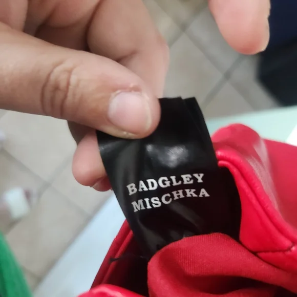 Badgley Mischka Red Quilted Leather Shoulder Bag with Chain Detail - Picture 9 of 9